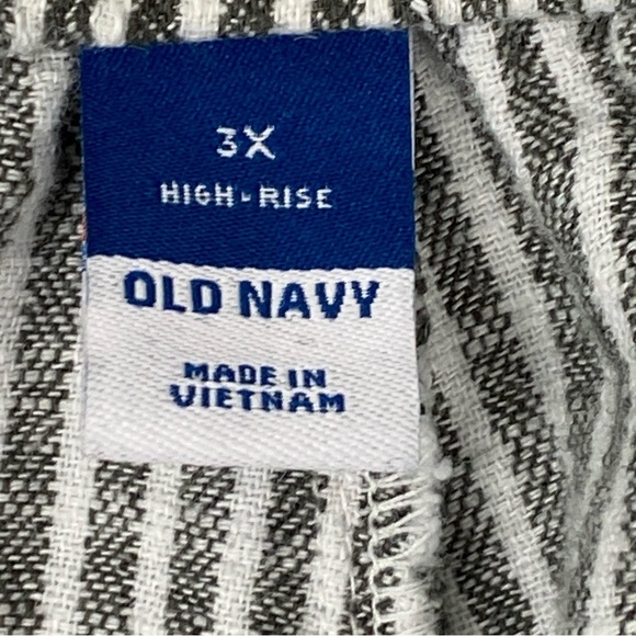 Old Navy Linen Blend Black and White Bermuda Shorts 3X - Picture 3 of 11